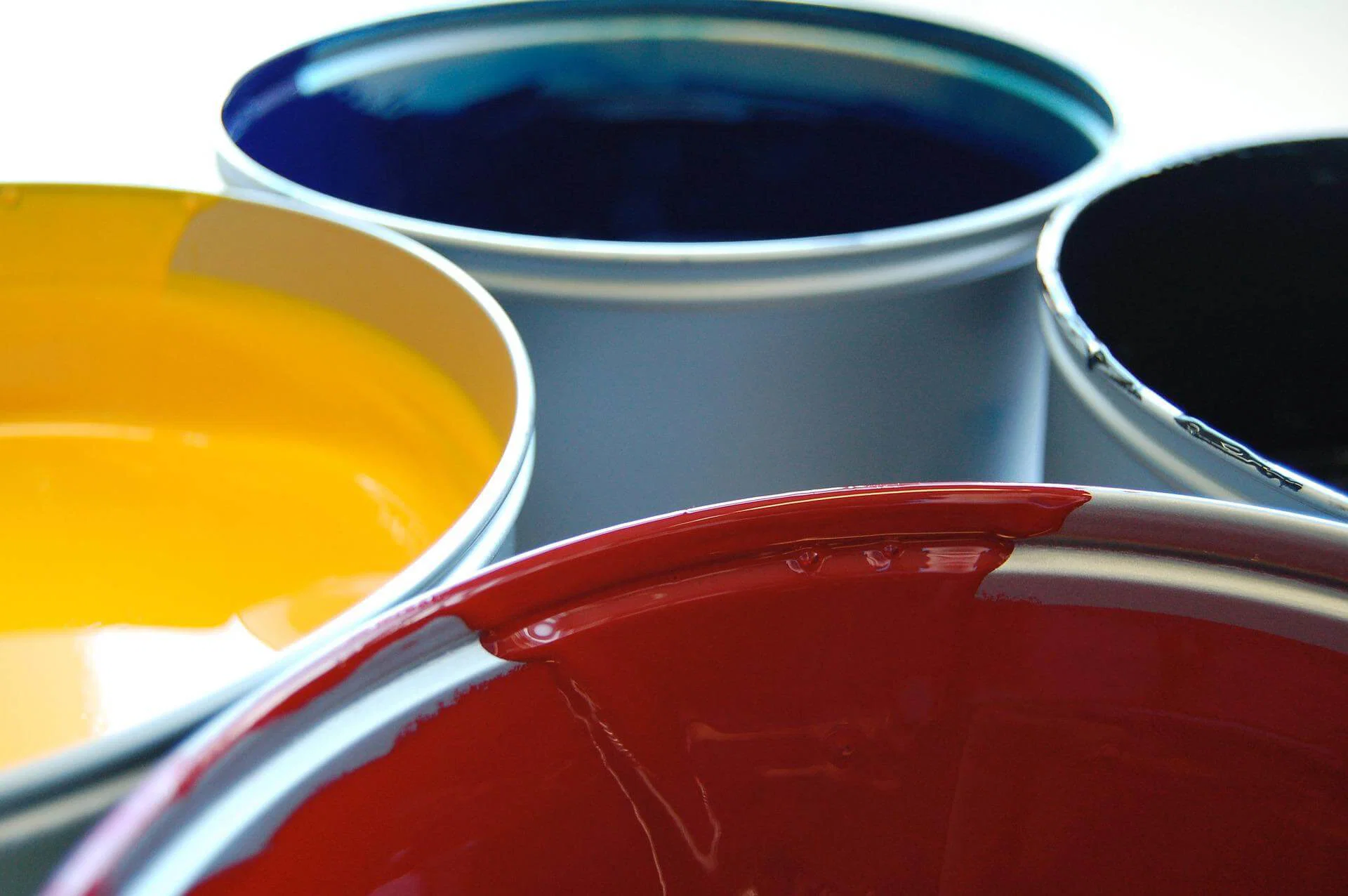 Professional color consultation session showing paint samples and material selection for home painting
